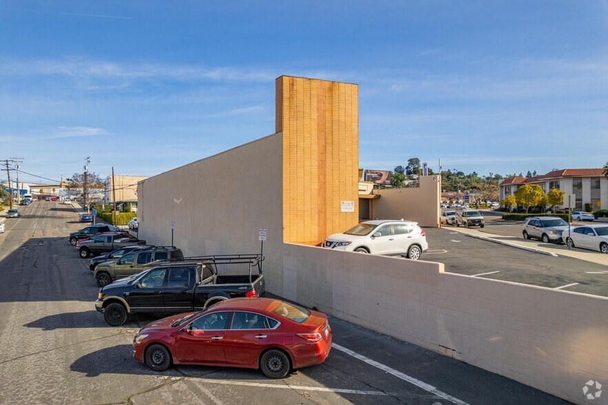 More Photos Of 8870-8878 La Mesa Blvd, La Mesa Storefront For Sale