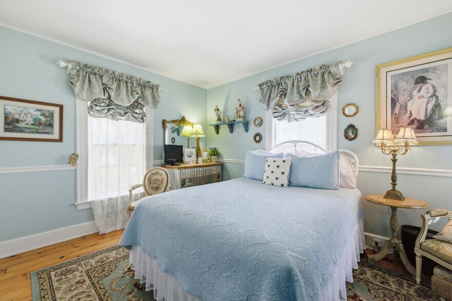 More Photos Of 8 Pleasant St, Plymouth Hospitality For Sale