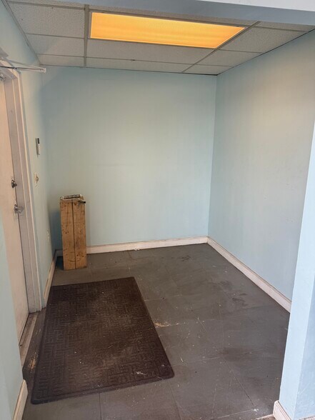 More Photos Of 430 Ansin Blvd, Hallandale Beach Warehouse For Lease