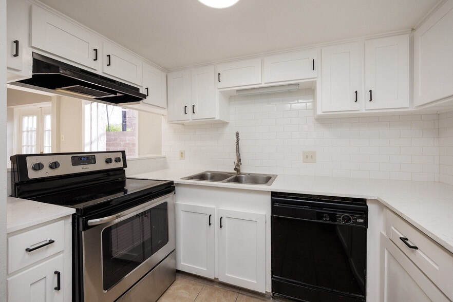 More Photos Of 801 S Carancahua St, Corpus Christi Apartments For Sale