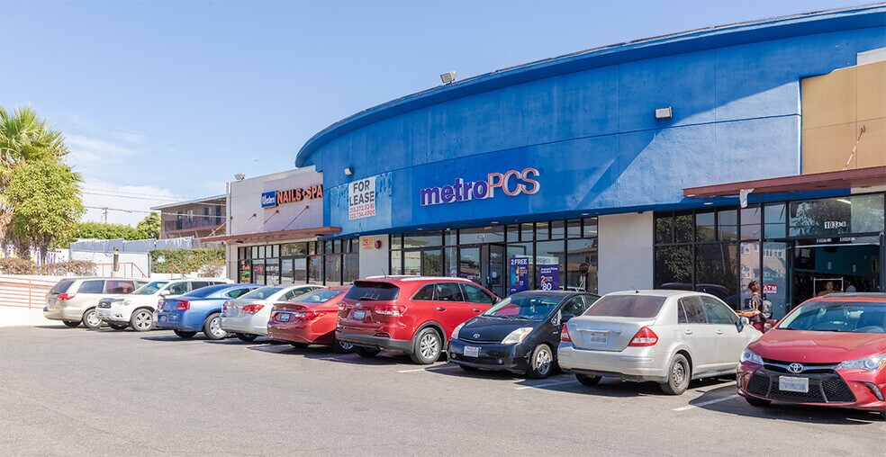 More Photos Of 10714 S Western Ave, Los Angeles Unknown For Lease