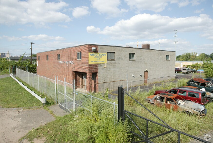 More Photos Of 238 Ledyard St, Hartford Auto Repair For Lease