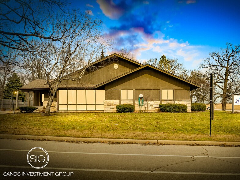 Primary Photo Of 3910 85th St, Kenosha Medical For Sale