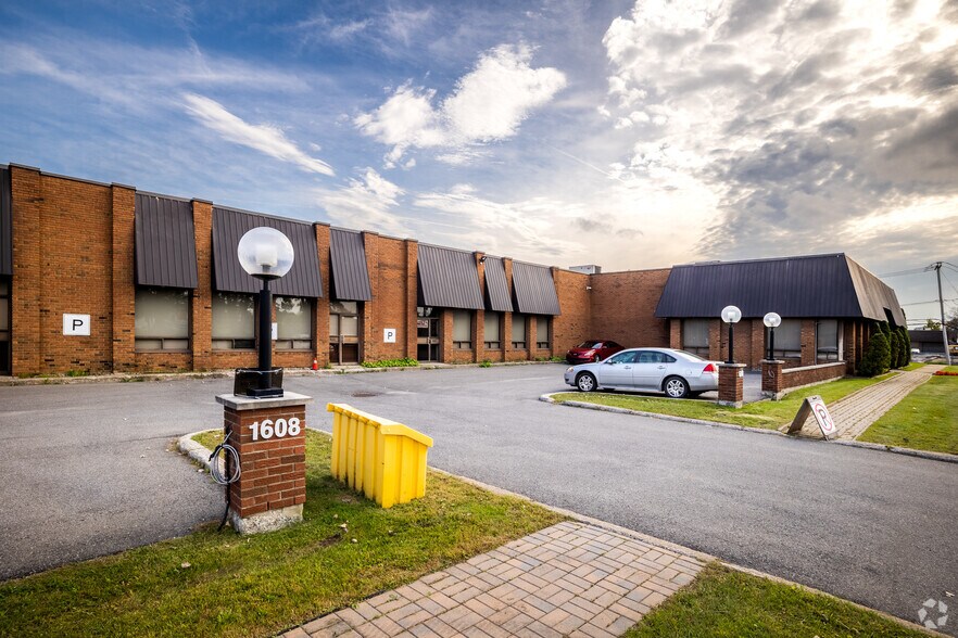 More Photos Of 1600-1650 Boul Saint-Régis, Dorval Industrial For Sale