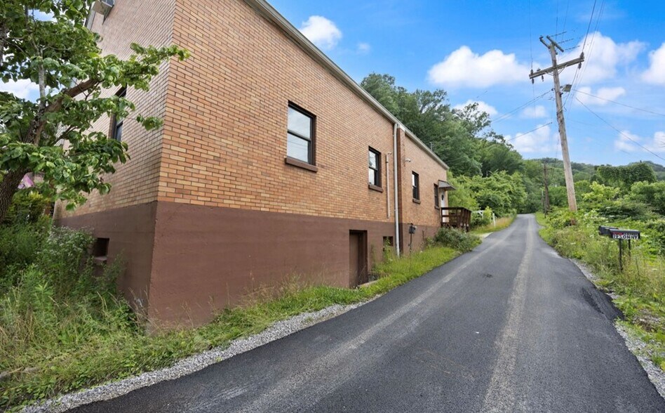 More Photos Of 112 Indian Bend Drive Hazard KY. 41701 Dr, Hazard Religious Facility For Sale