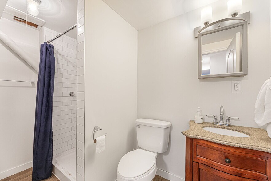 More Photos Of 313 Ross Av, Cochrane Medical For Sale