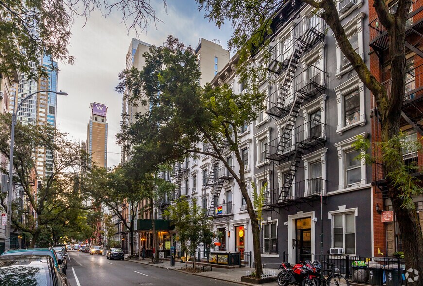 More Photos Of 324-326 W 47th St, New York Apartments For Lease