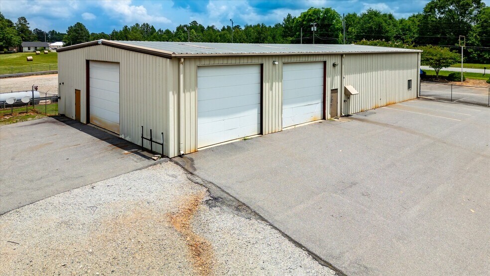 More Photos Of 3361 Highway 29 N, Belton Warehouse For Sale