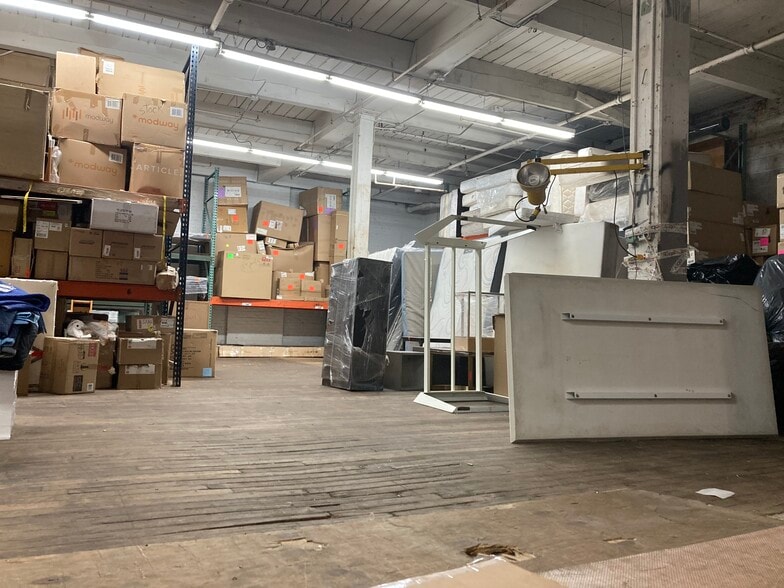 More Photos Of 2 Aspen Pl, Passaic Showroom For Lease