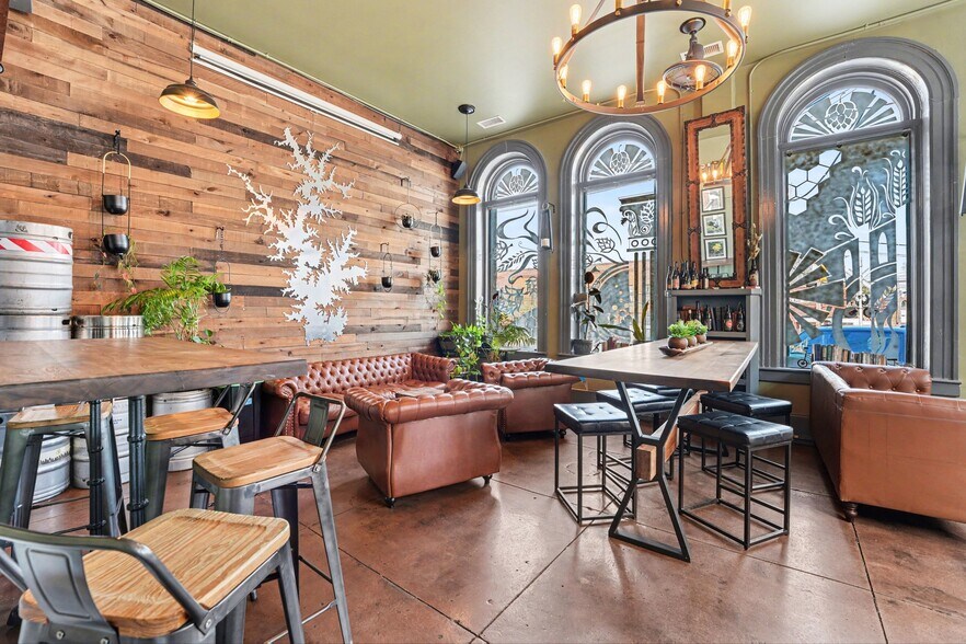 More Photos Of 188 N Main St, Mooresville Storefront Retail Office For Sale