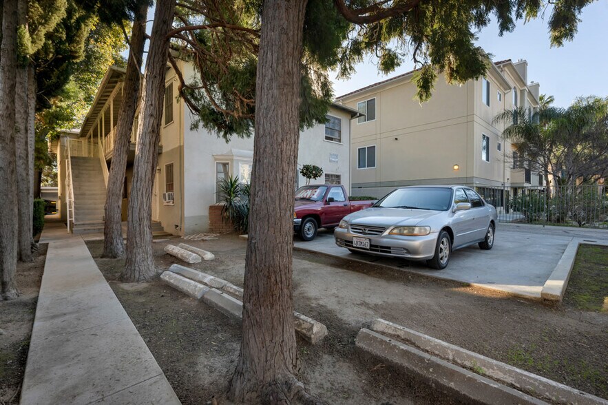 More Photos Of 14622 Sylvan St, Van Nuys Apartments For Sale