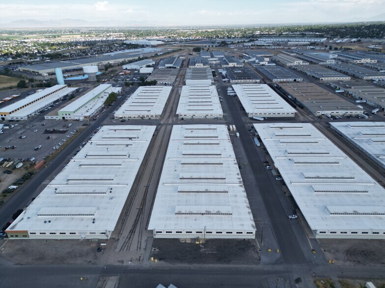 More Photos Of 1500 S 300 W, Clearfield Warehouse For Lease