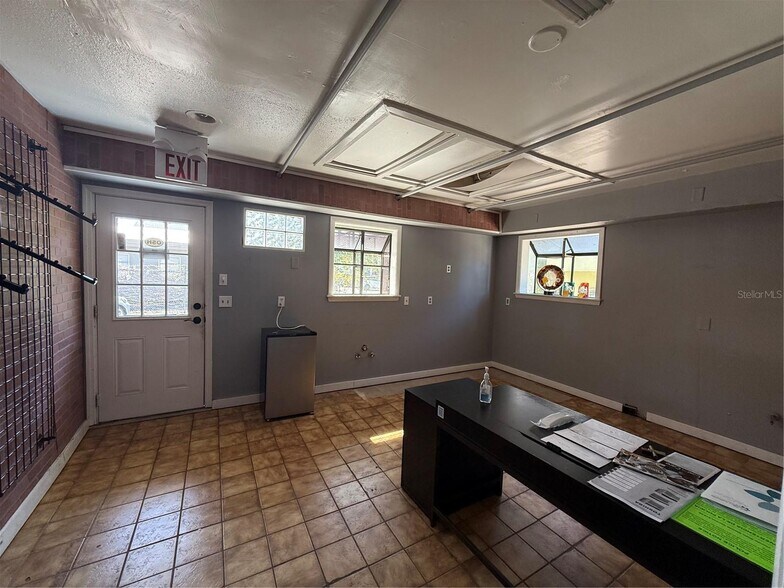 More Photos Of 5610 N Nebraska Ave, Tampa Office For Sale