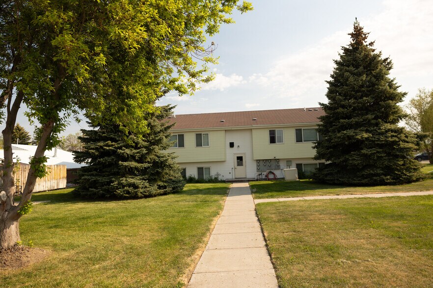 More Photos Of 1000 4th Ave SW, Conrad Apartments For Sale