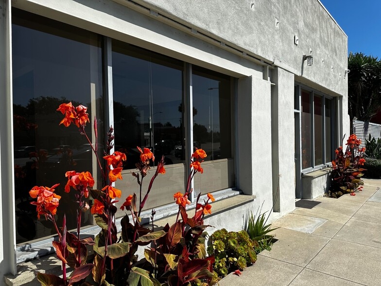 Primary Photo Of 11522 W Washington Blvd, Los Angeles Office For Lease