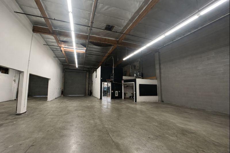 More Photos Of 1515 Railroad St, Glendale Warehouse For Lease