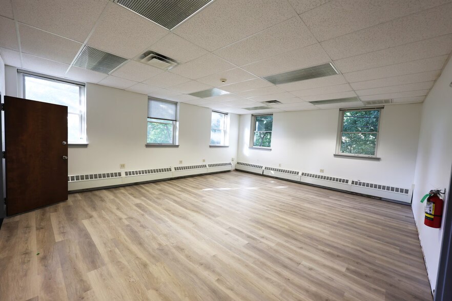 More Photos Of 3 3rd St, Bordentown Office For Sale