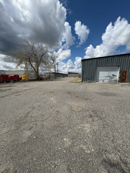 More Photos Of 119 S Washington Ave, Laurel Manufacturing For Sale