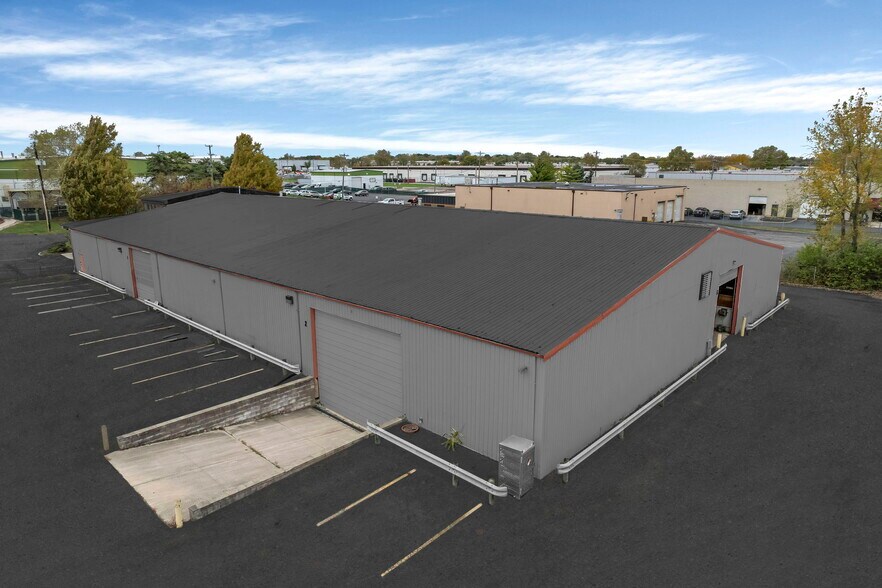 More Photos Of 850 Kaderly Dr, Columbus Warehouse For Lease