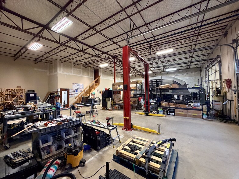 More Photos Of 16135 College Oak Dr, San Antonio Research And Development For Sale