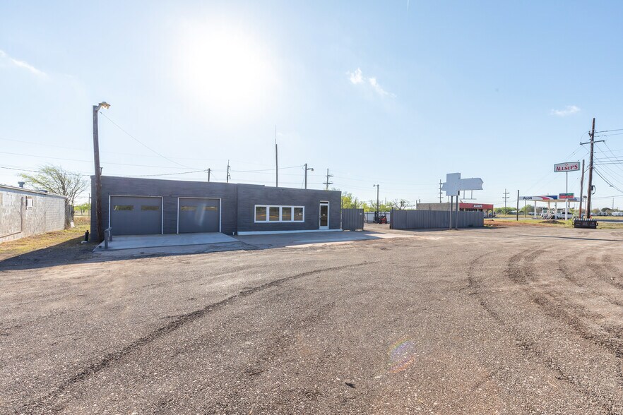 More Photos Of 769 Arnold Blvd, Abilene Flex For Sale