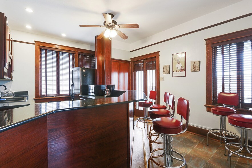 More Photos Of 918 Dauphine St, New Orleans Apartments For Sale