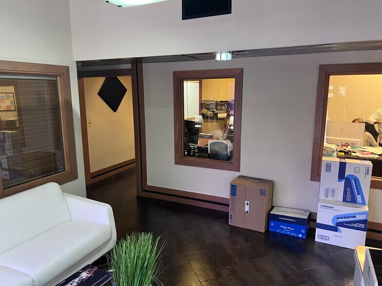 More Photos Of 6680 NW 17th Ave, Fort Lauderdale Warehouse For Lease