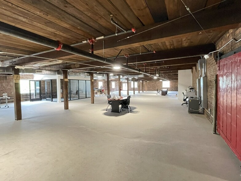 More Photos Of 701 Easley Bridge Rd, Greenville General Retail For Lease