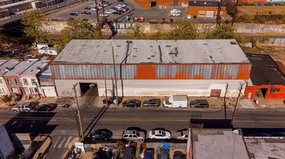 More Photos Of 147-161 W Glenwood Ave, Philadelphia Warehouse For Sale