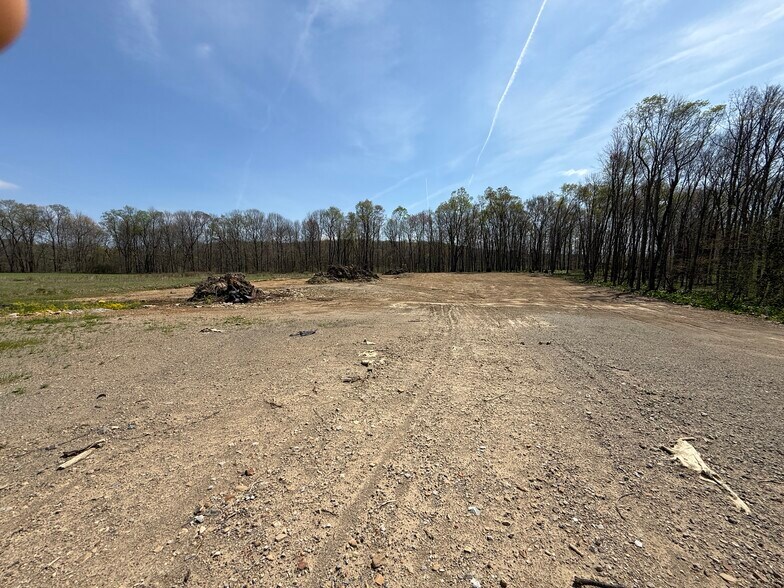 More Photos Of 4881 Pittsburgh Rd, Harrisville Light Distribution For Sale