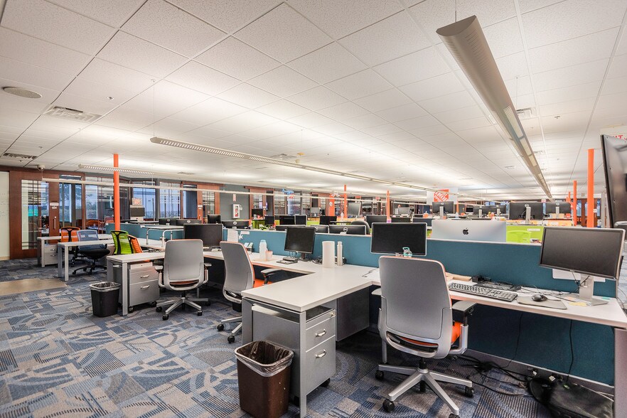 More Photos Of 2951 Kinwest Pky, Irving Office For Lease