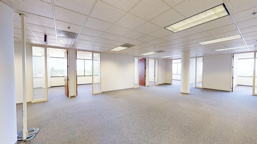 More Photos Of 1721 Moon Lake Blvd, Hoffman Estates Office For Lease