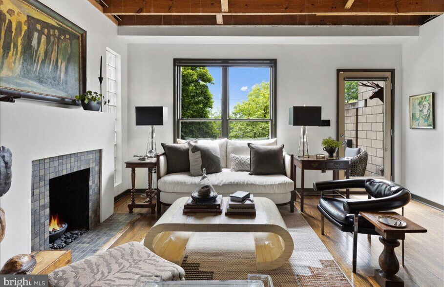 More Photos Of 5169 Macarthur Blvd NW, Washington Office Residential For Lease