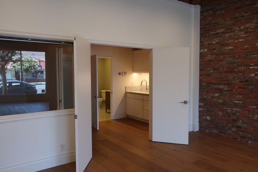 More Photos Of 615 S Victory Blvd, Burbank Loft Creative Space For Sale