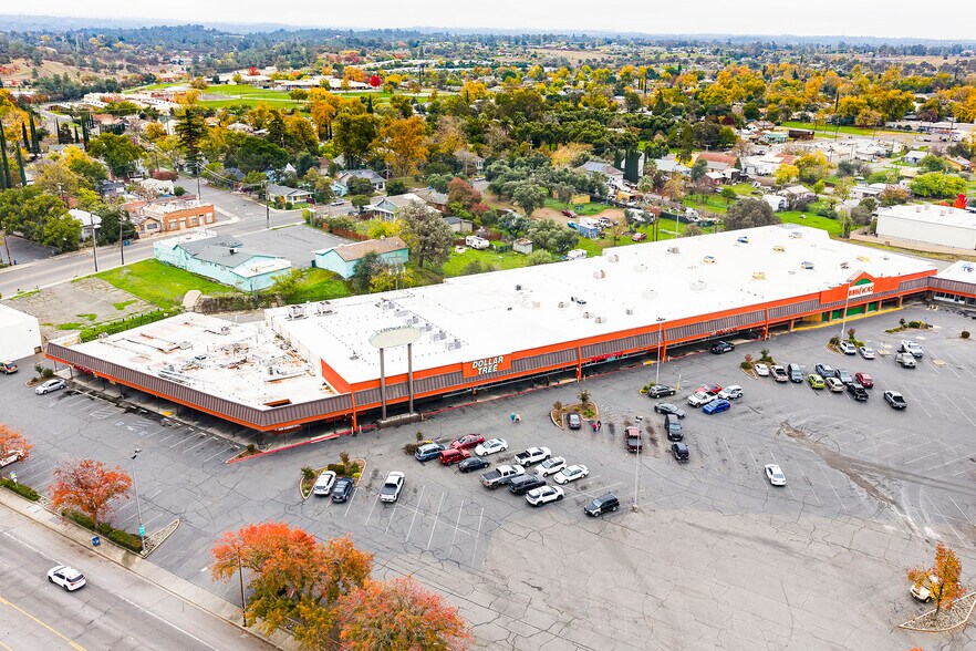 More Photos Of 1815-1985 Oro Dam Blvd E, Oroville Department Store For Sale