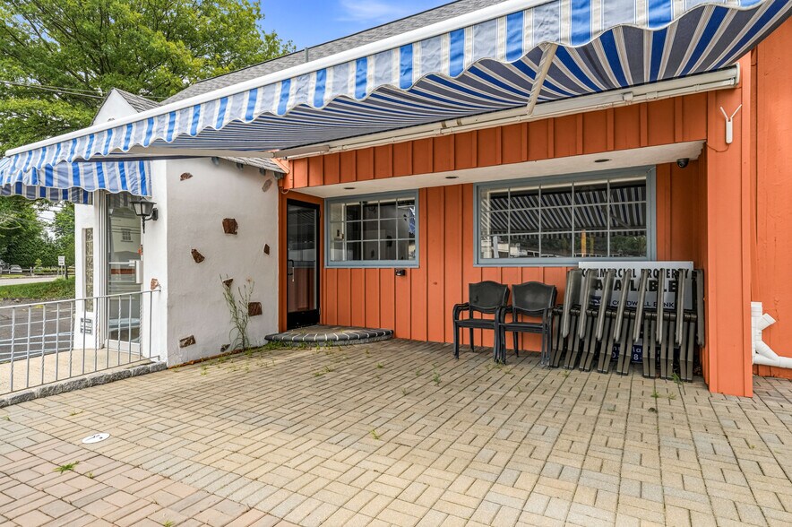 More Photos Of 924 N Bethlehem Pike, Ambler Restaurant For Sale