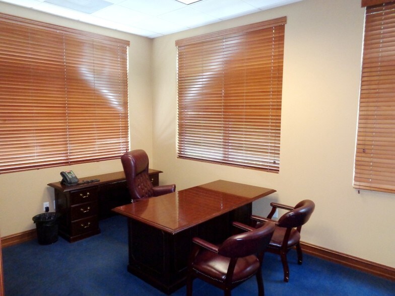 More Photos Of 1391 Sawgrass Corporate Pky, Sunrise Office For Sale