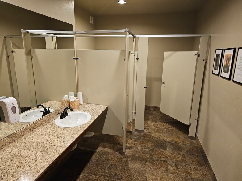 More Photos Of 58 N 1100 W, Payson Flex For Sale