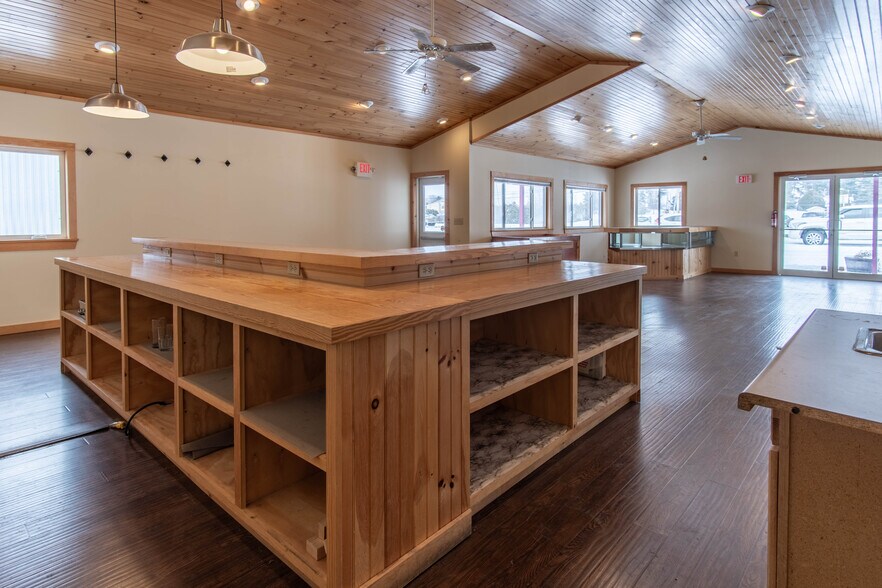 More Photos Of 43748/43752 NY-12 Rt, Alexandria Bay Freestanding For Sale