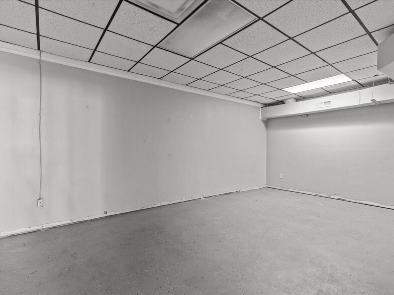More Photos Of 61 W Central Ave, Lake Wales Flex For Sale