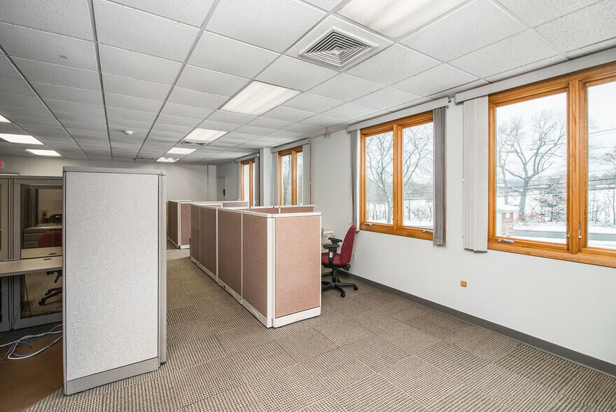 More Photos Of 699 Terryville Ave, Bristol Medical For Sale