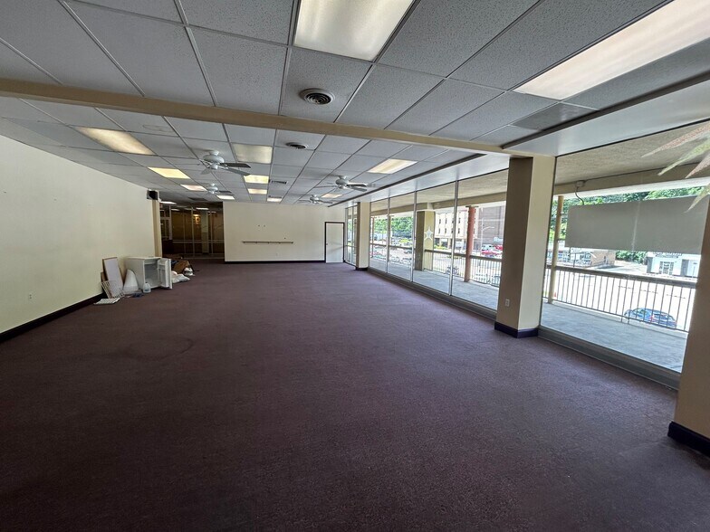 More Photos Of 300 Mt Lebanon Blvd, Pittsburgh Unknown For Lease