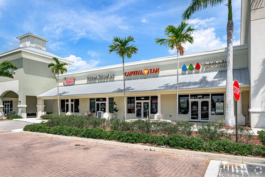 More Photos Of 1905-1917 NW Federal Hwy, Stuart Storefront Retail Office For Lease