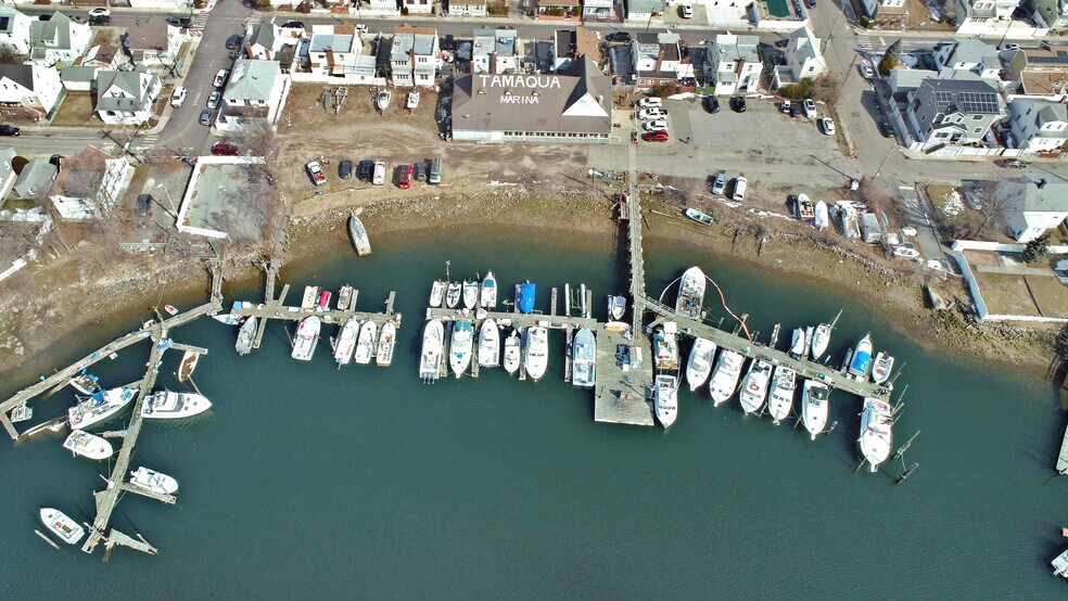 More Photos Of 82-84 Ebony Ct, Brooklyn Marina For Sale