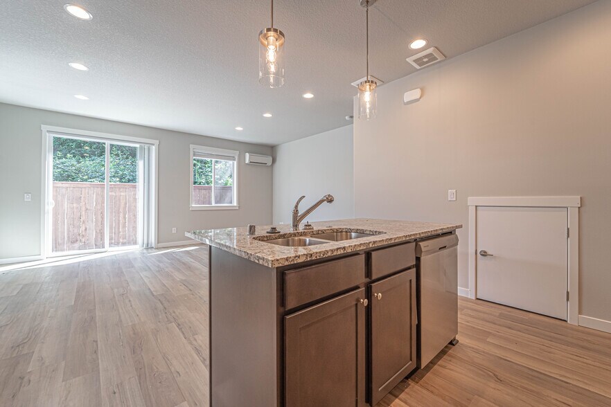 More Photos Of 4943 NE 2nd Ct, Vancouver Apartments For Sale