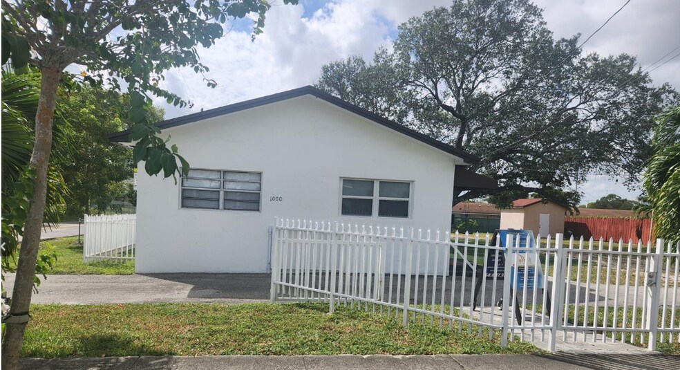 Primary Photo Of 1000 Foster Rd, Hallandale Beach Religious Facility For Sale