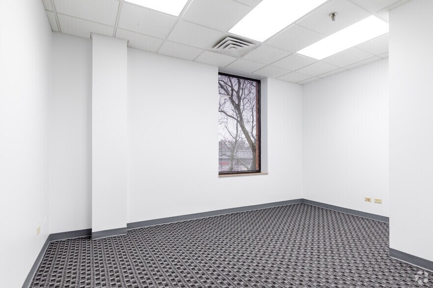 More Photos Of 3060-3080 Ogden Ave, Lisle Unknown For Lease