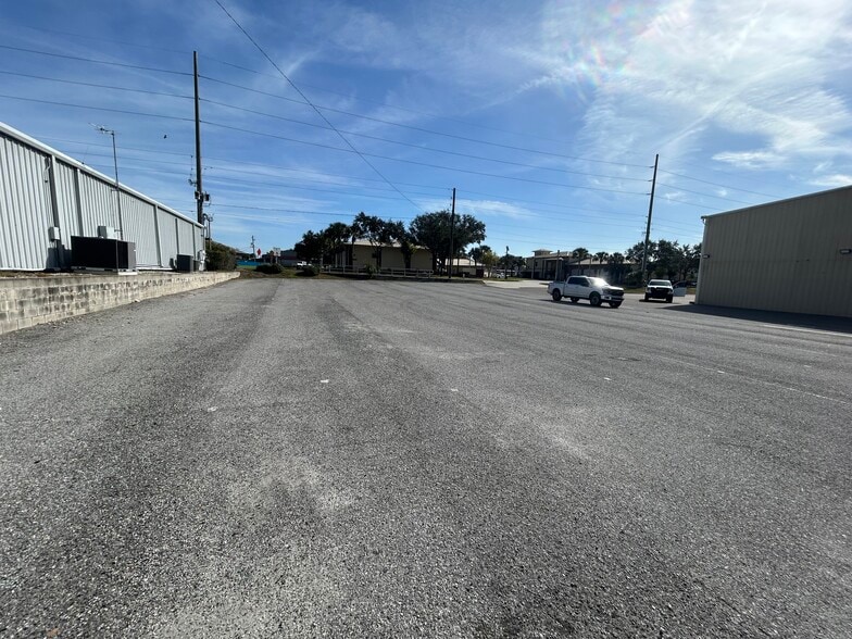 More Photos Of 650 6th St SW, Winter Haven Manufacturing For Lease