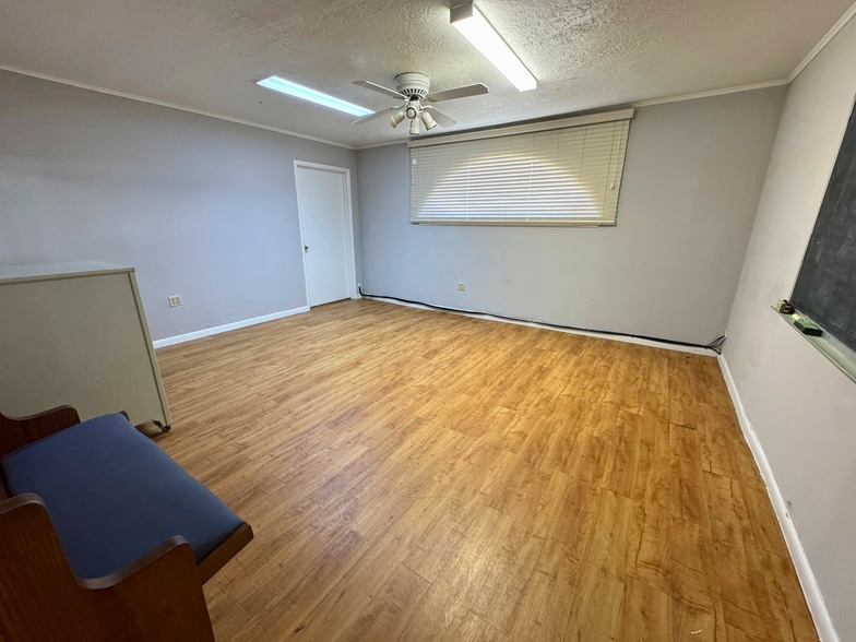 More Photos Of 1922 Dallas St, Pasadena Religious Facility For Sale