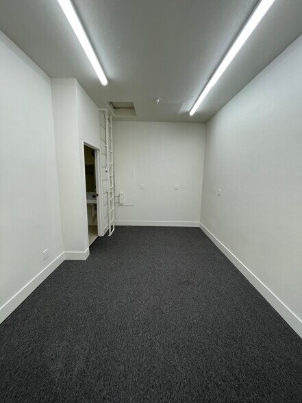 More Photos Of 7127 Laurel Canyon Blvd, North Hollywood Office For Lease